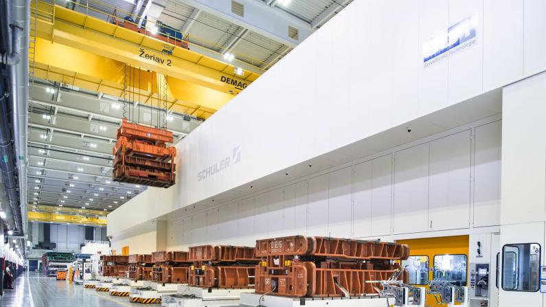 Demag process crane automotive industry