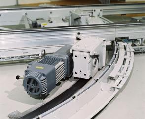 Travel application with RS wheel block and angular geared motor