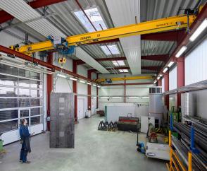 Efficient load handling of components thanks to variable long and cross-travel speeds.