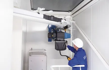 Demag Kettenzug DC-II K bei verringerte Raumhöhe und Kurvenfahrt