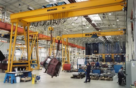 Double-girder semi-portal cranes