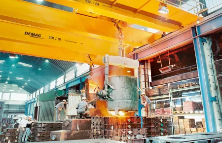 Process cranes for steel production / foundries
