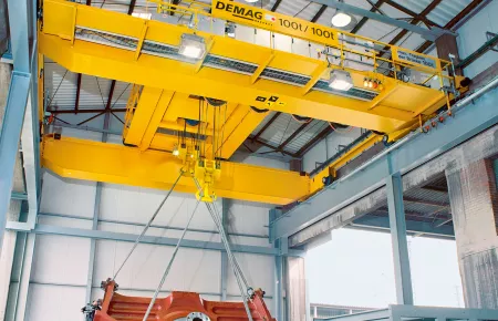 Maximum precision thanks to Dedrive Pro frequency inverters: large components being turned by cranes
