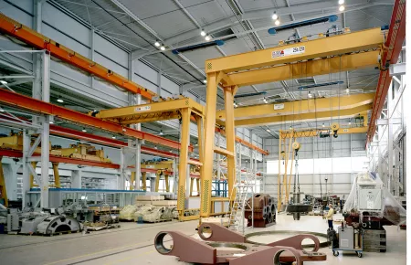 Crane sets for double-girder semi-portal cranes