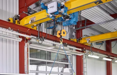 DMR modular rope hoist enables precise positioning of the loads.