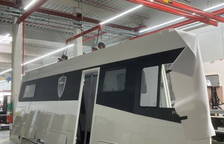 The integrated conductor line ensures a beautiful aesthetic along the assembly line. 