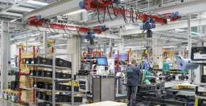 Flächiger Transport in der Fabrik des Jahres von Wilo